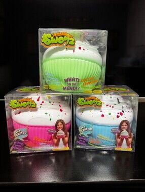 NIB Squeezee Sweetz Scented Squishy Cupcake set of 3